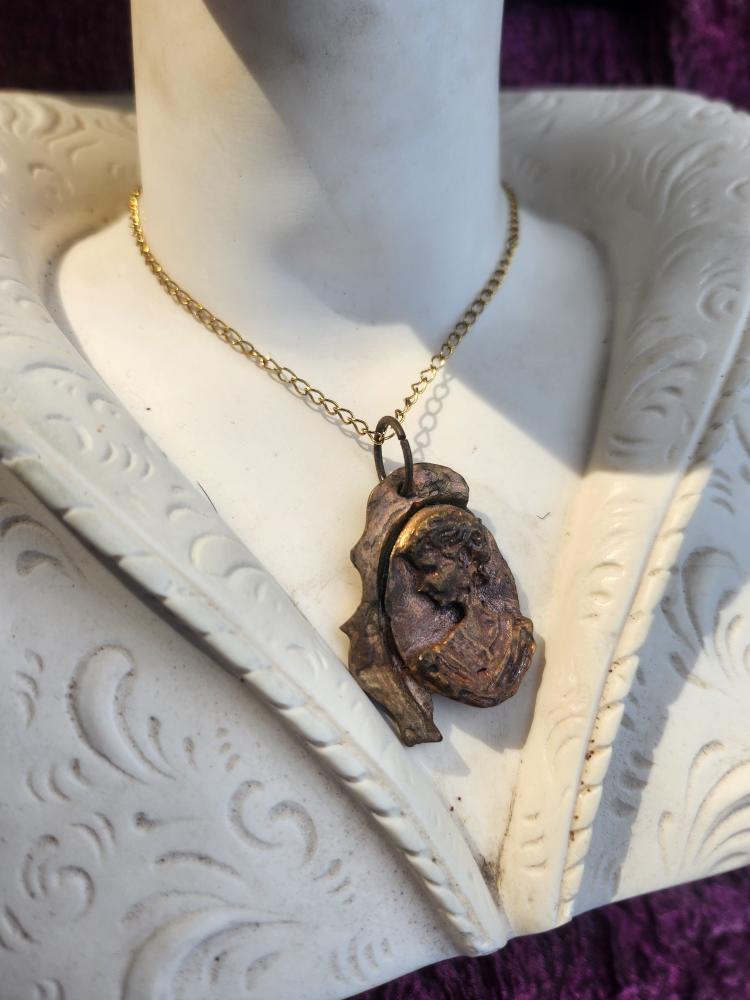 Medalhão romano em bronze feito à mão