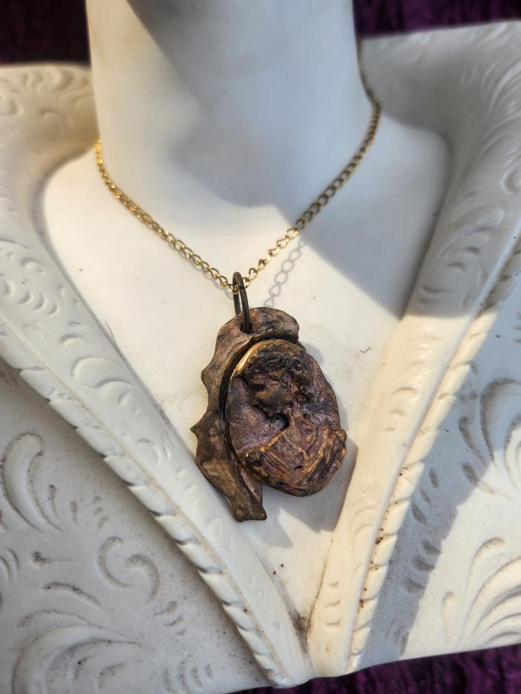 Medalhão romano em bronze feito à mão