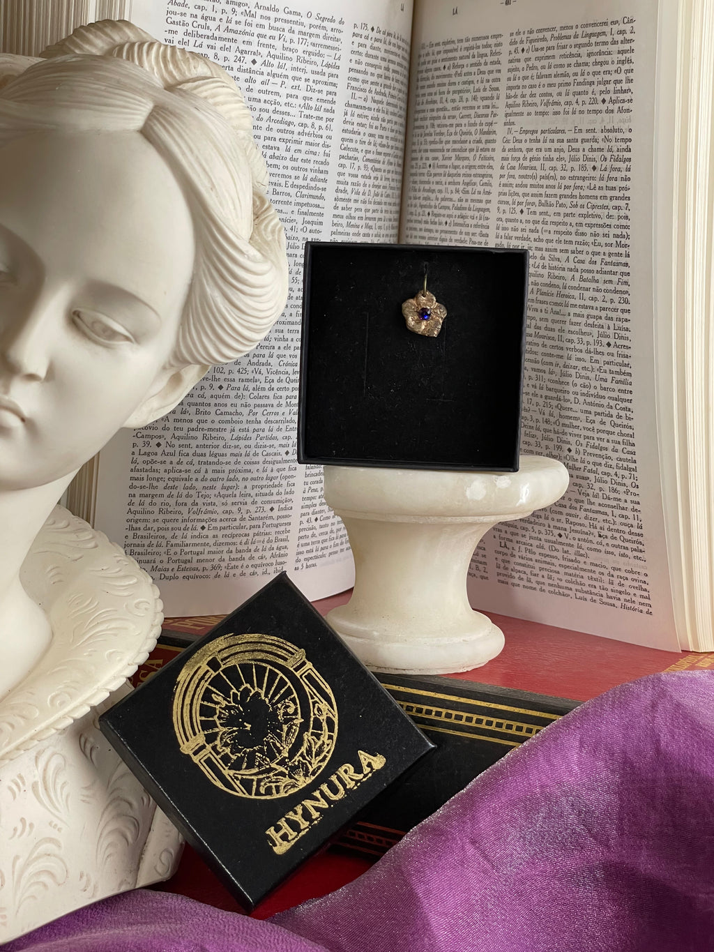 Coleção Flor Eterna – Pendente Flor em Bronze Feito à Mão com Cristais Multicoloridos