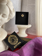 Coleção Flor Eterna – Pendente Flor em Bronze Feito à Mão com Cristal Verde