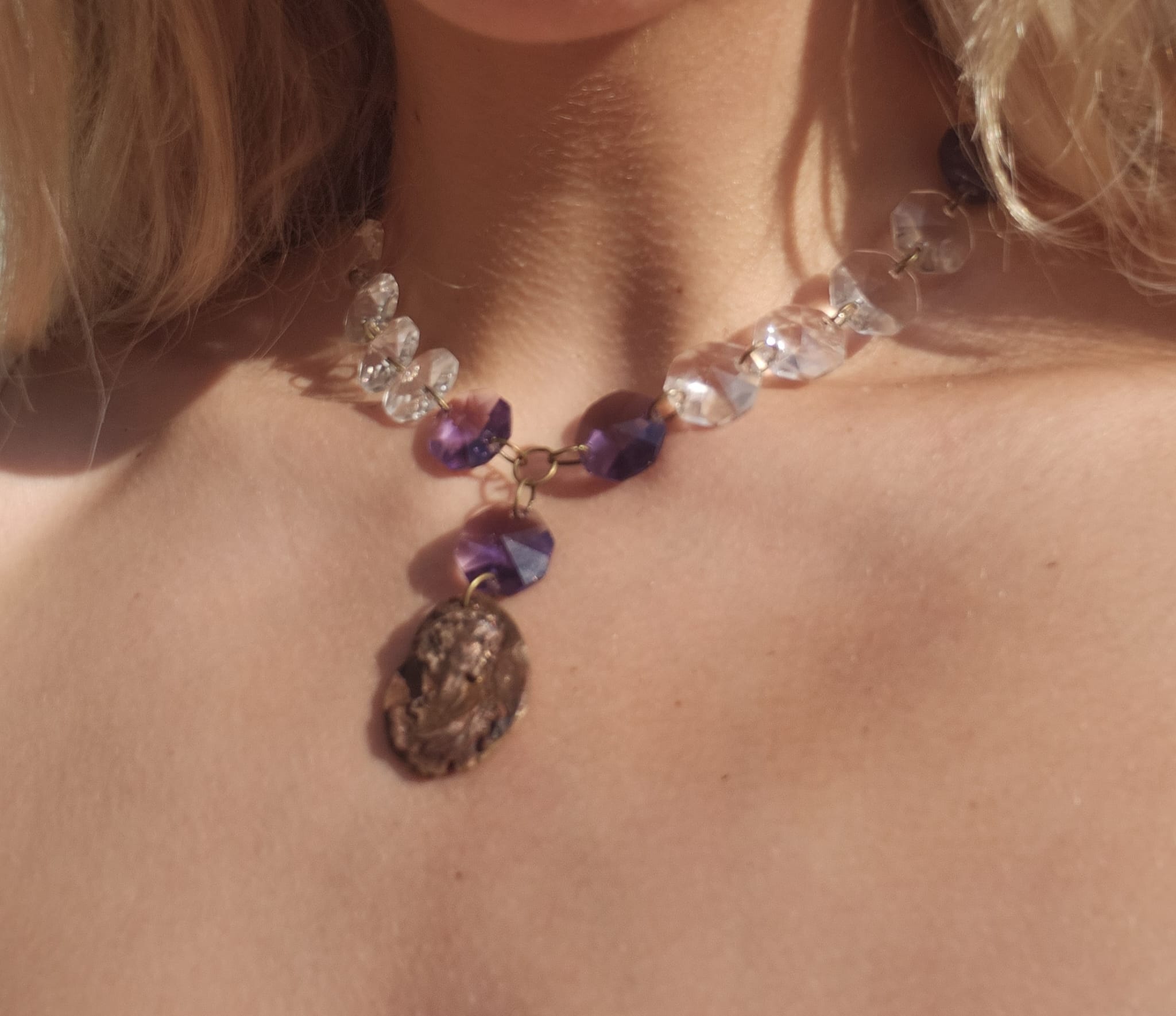 Talismã Celestial – Colar de Bronze Feito à Mão