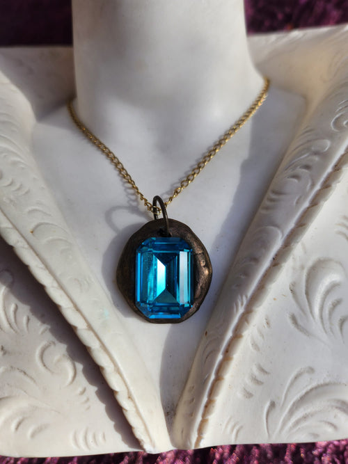 Blue Emerald-Cut Crystal Pendant – Handmade Bronze Vintage Necklace for Elegant &amp; Boho Style