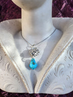 Colgante de rosa de plata y cristal azul – Collar de plata fina – Joyería romántica Fairycore – Regalo floral encantado para ella