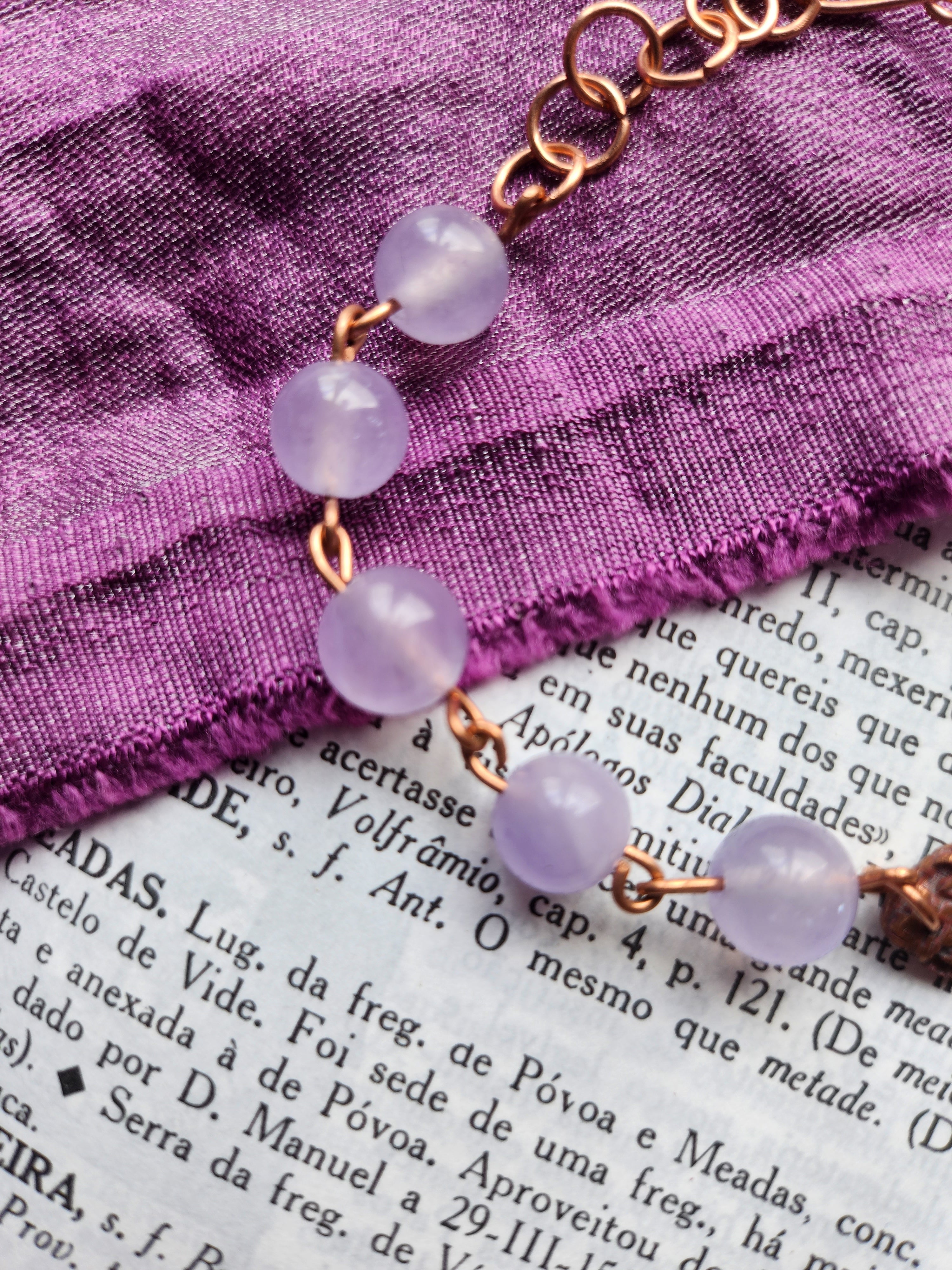 Colección Resonancia Arcana - Pulsera de Amatista y Cobre