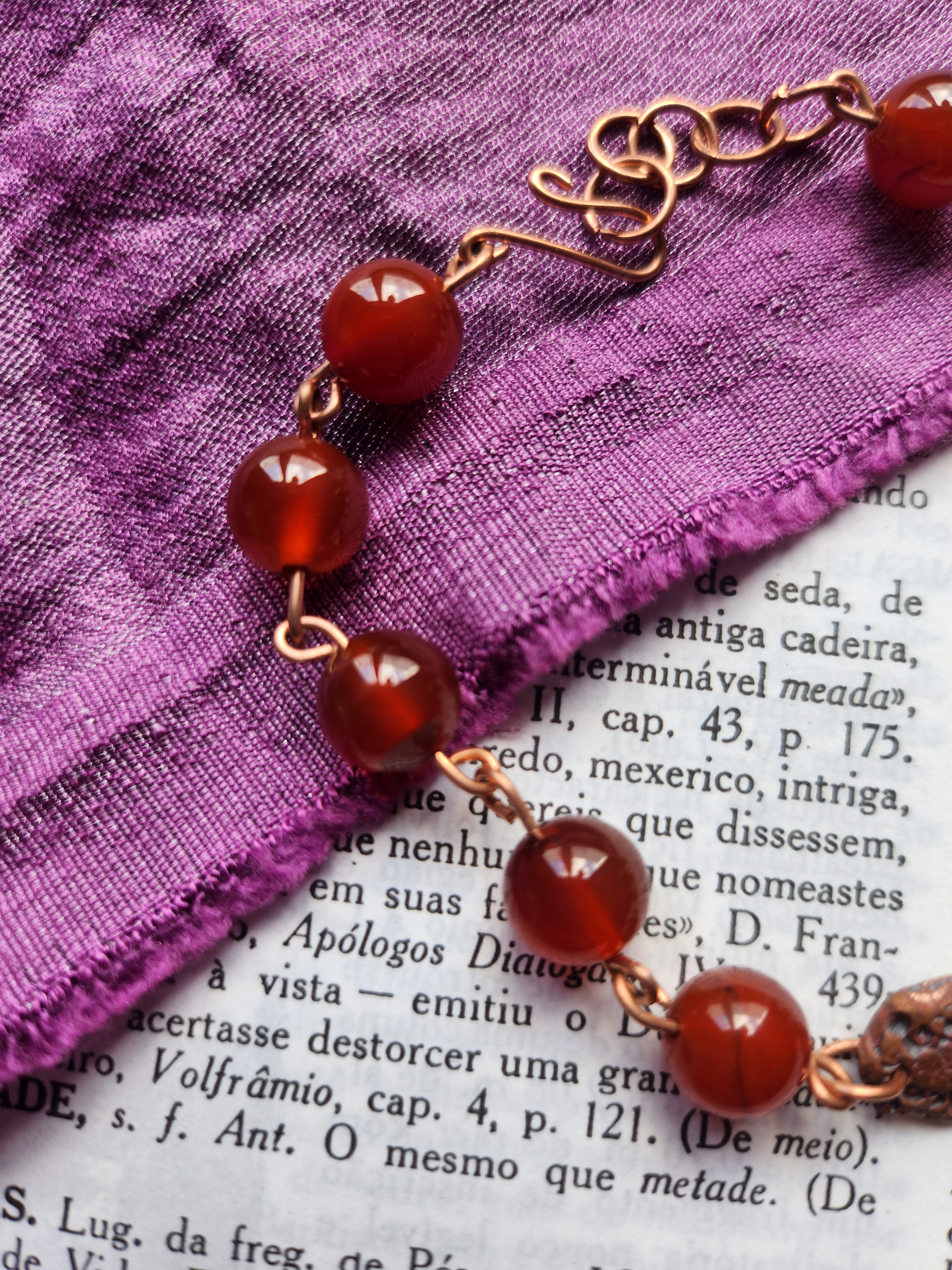 Colección Resonancia Arcana - Pulsera de cornalina y cobre