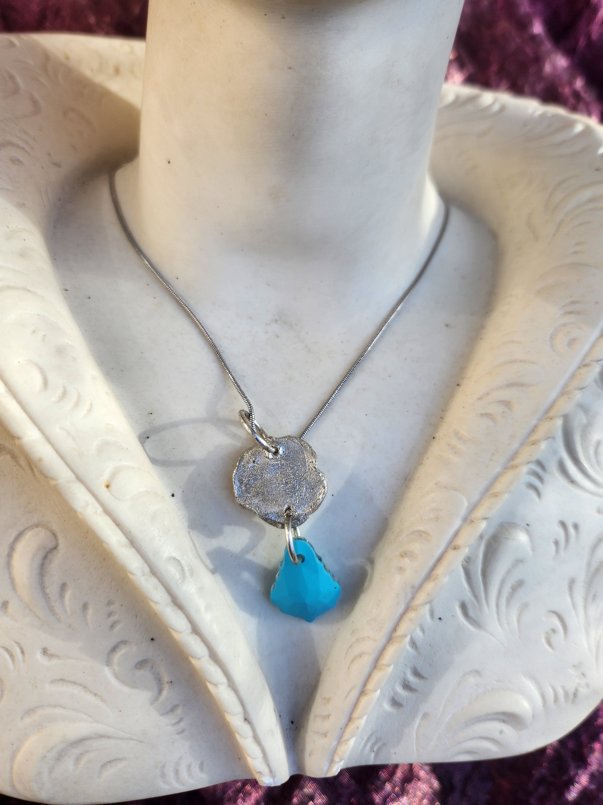 Colgante de rosa de plata y cristal azul – Collar de plata fina – Joyería romántica Fairycore – Regalo floral encantado para ella